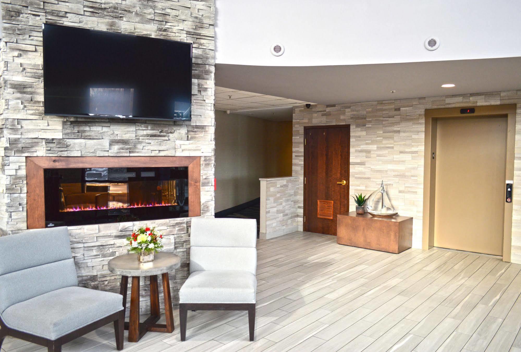 Holiday Inn & Suites Syracuse Airport - Liverpool By Ihg Exterior photo